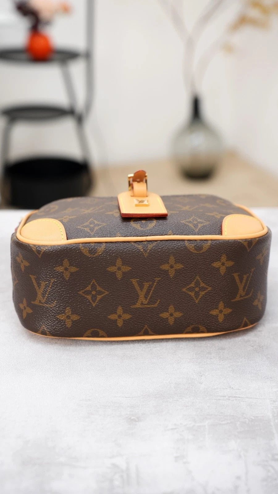 Louis Vuitton Deauville Monogram Canvas Shoulder Bag Crossbody Excellent
