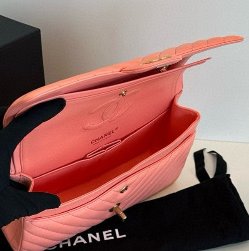 Chanel Classic Flap MM Chain Shoulder Bag Crossbody Pink Gold Chevron Fashion