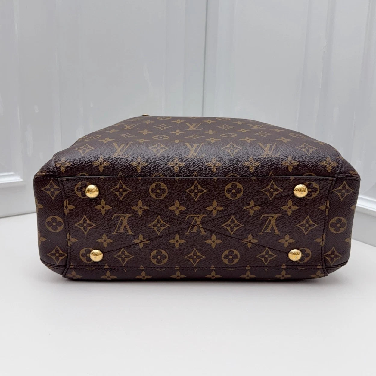 Louis Vuitton Montaigne MM Monogram Top Handle Crossbody Brown Gold Women