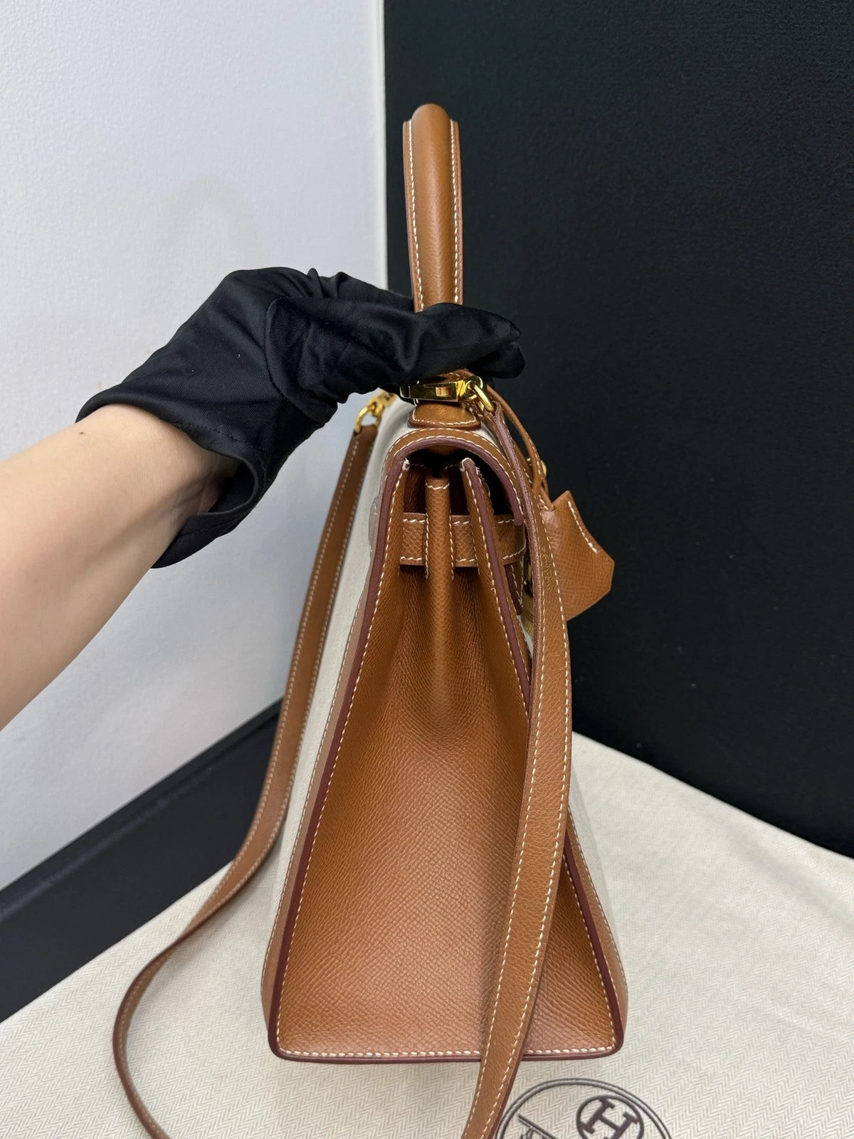 Hermes Kelly28 Canvas Top Handle Bag Crossbody Beige Brown Classic Women