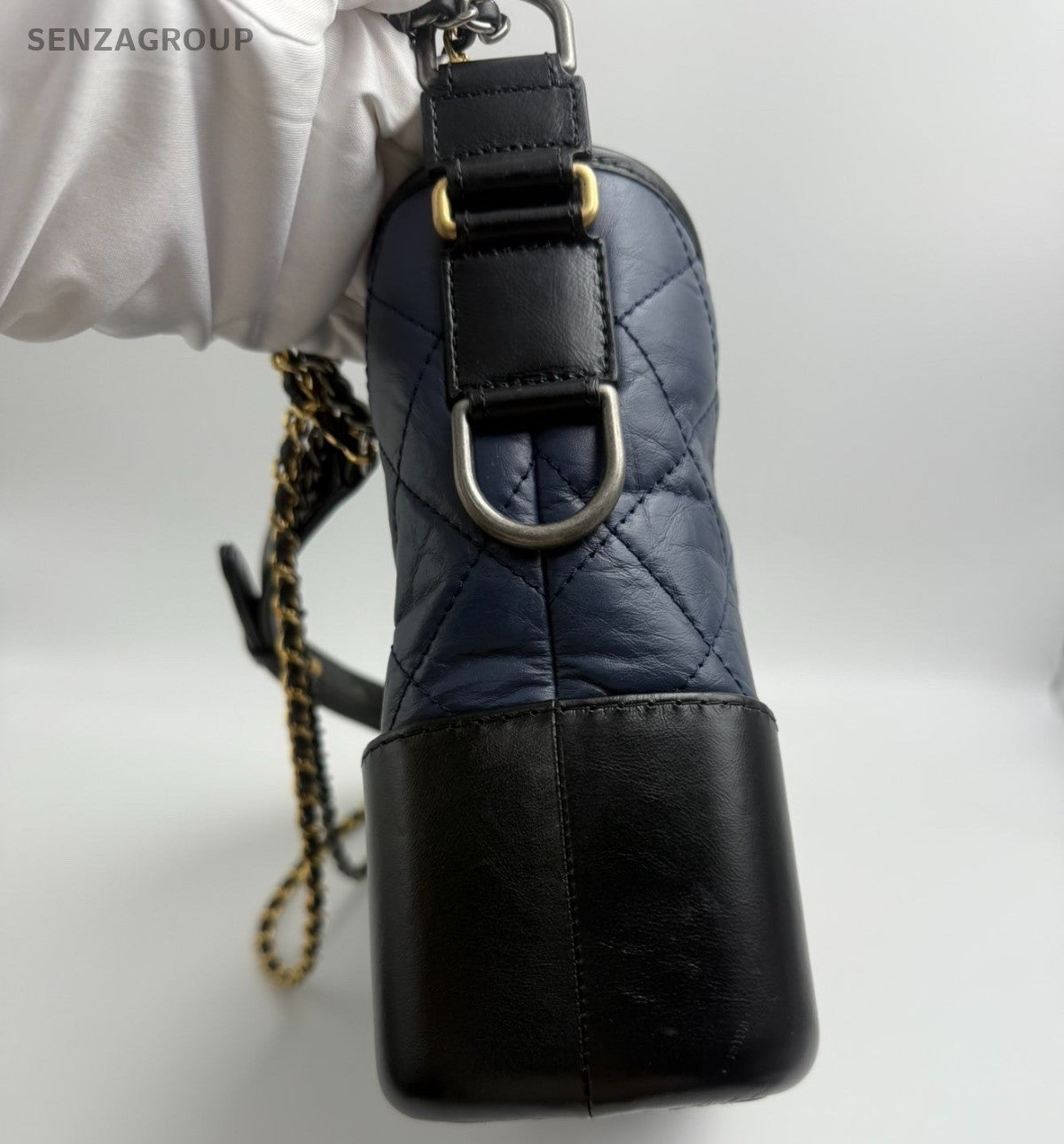 Chanel Gabrielle MM Calfskin Chain Shoulder Bag Crossbody Navy Black Gold Women