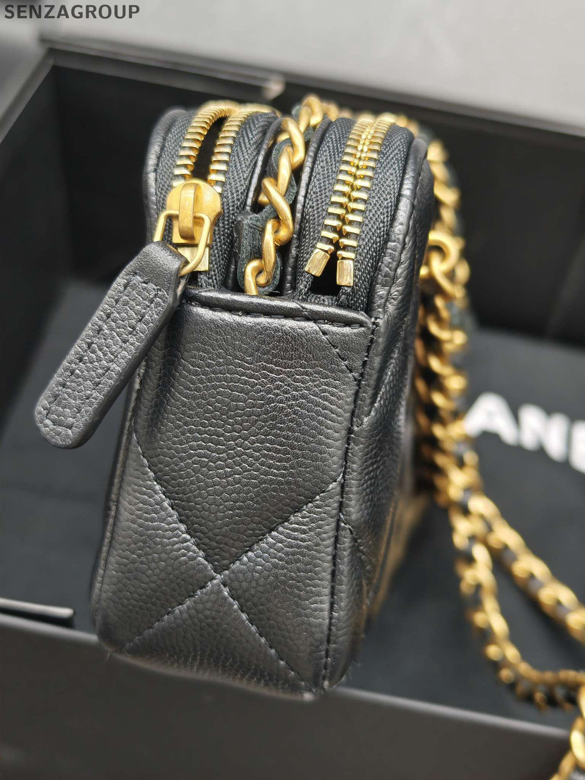 Chanel Quilted Phone Bag Chain Crossbody Shoulder Bag Classic Women