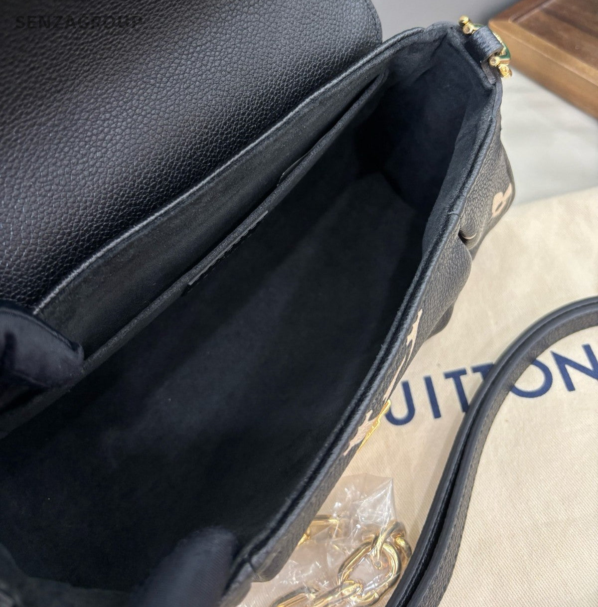 Louis Vuitton Favorite Calfskin Monogram Chain Shoulder Bag Crossbody Used Women
