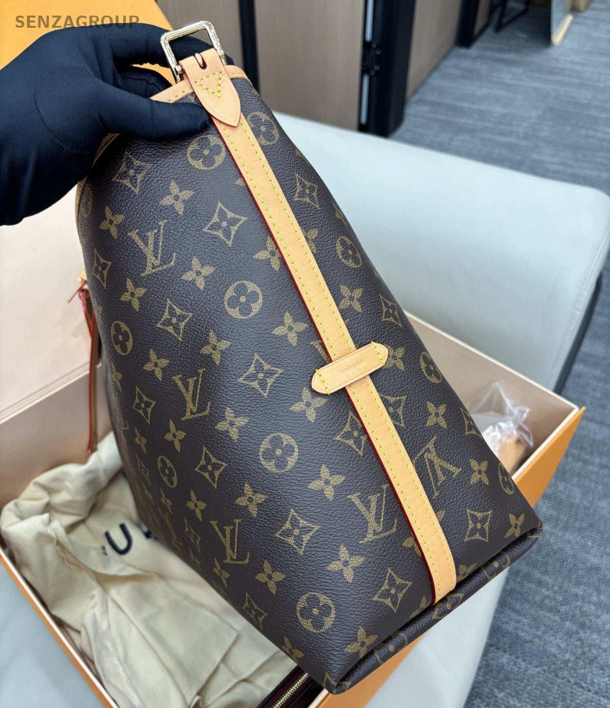 Louis Vuitton Carryall MM Monogram Shoulder Bag Brown Gold Women Classic
