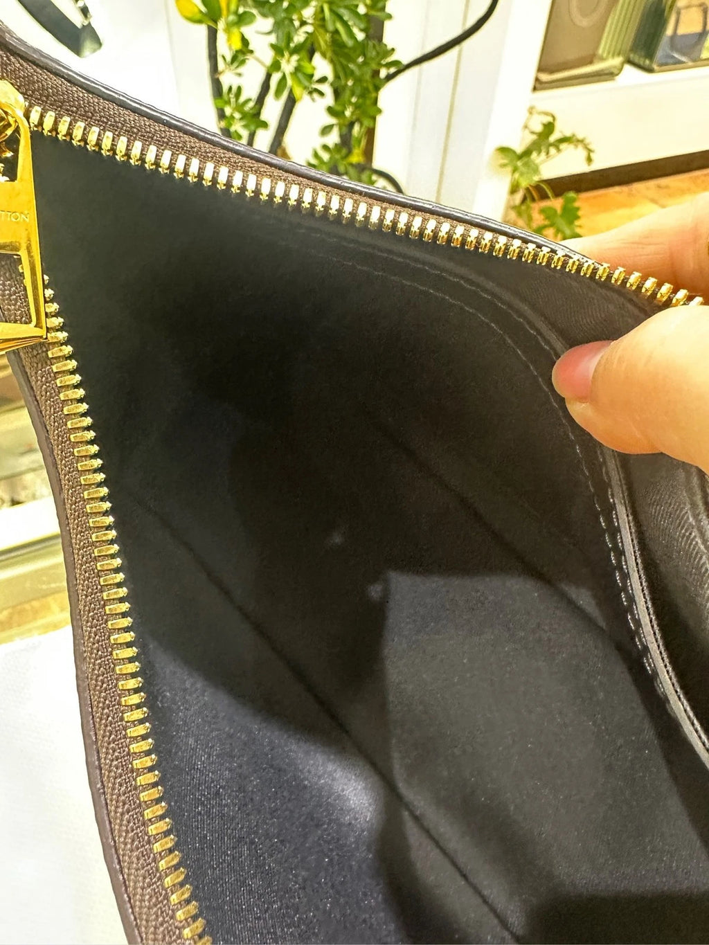 Louis Vuitton Black Leather Shoulder Crossbody Bag For Women