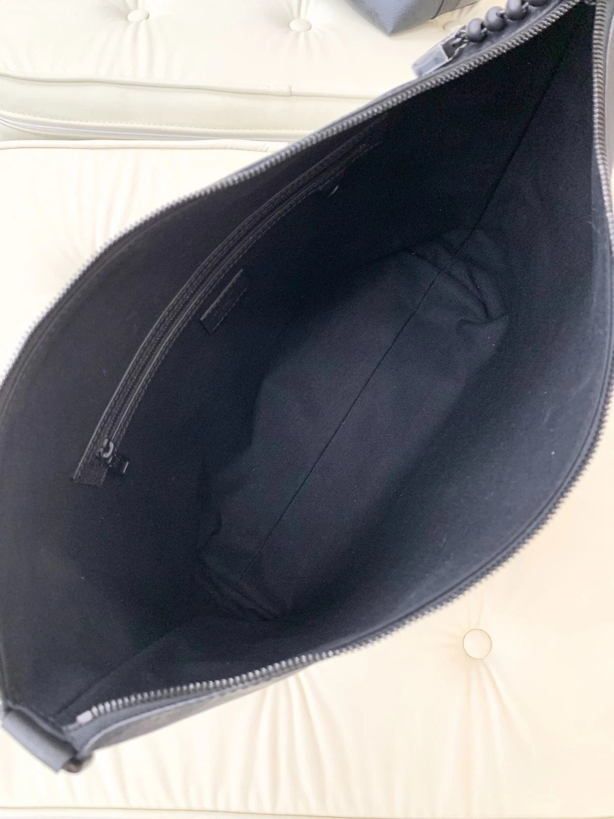 Louis Vuitton Vagabond Hobo Monogram So Black Shoulder Bag Crossbody Unisex S