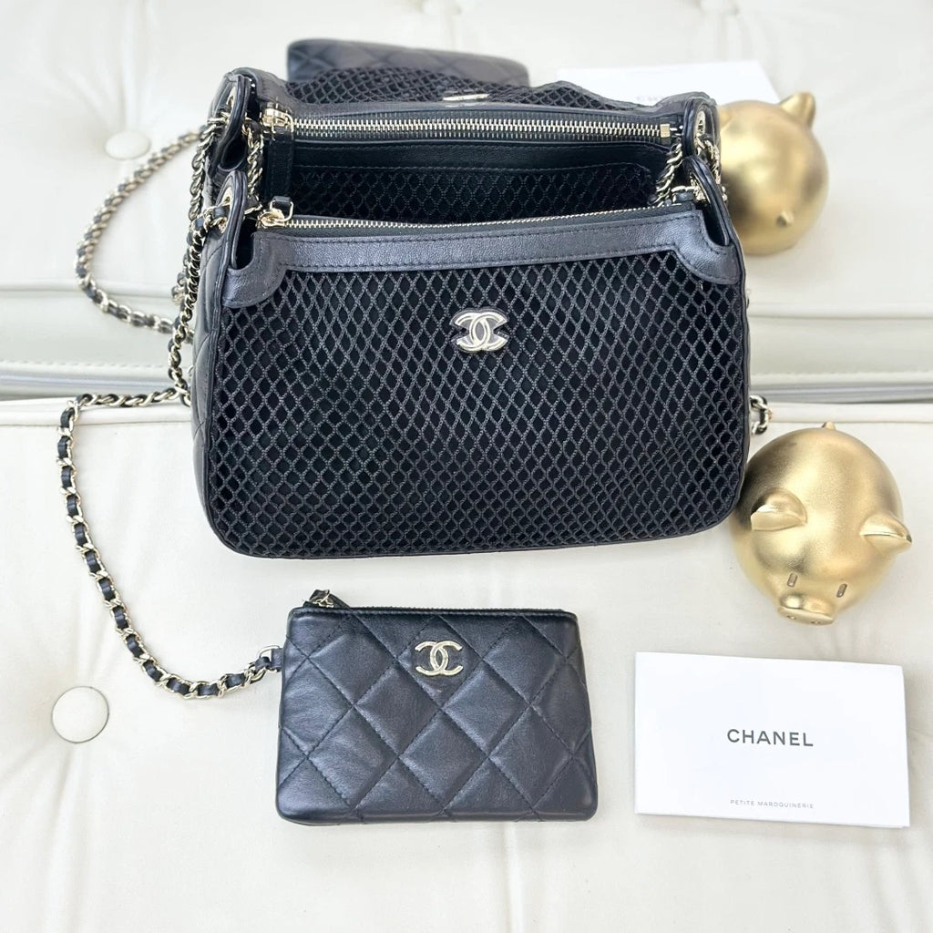 Chanel Calfskin Chain Shoulder Bag Crossbody Black Gold Used Women Classic S