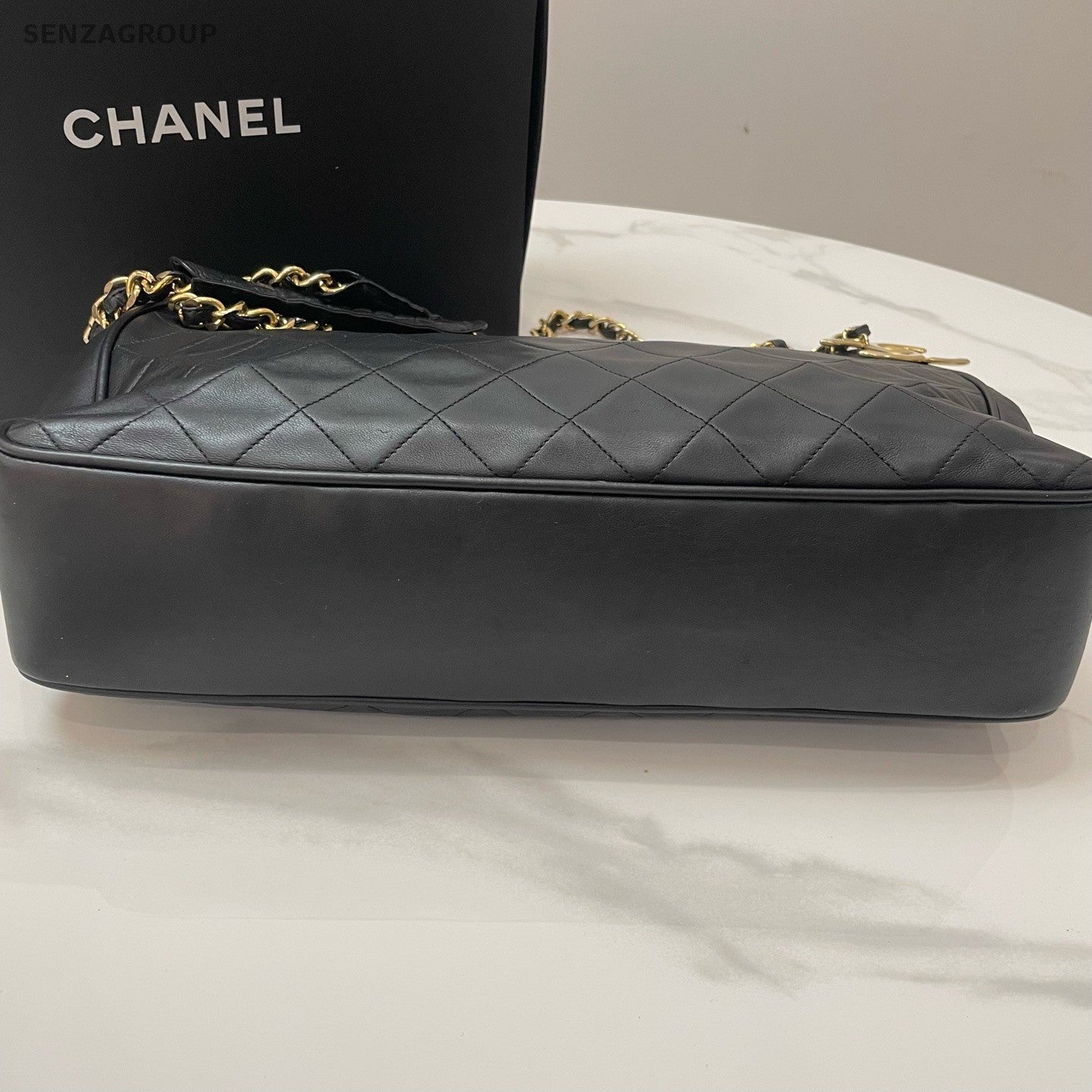 CHANEL Vintage CC Logo Tote Chain Shoulder bag Black Gold Women Classic