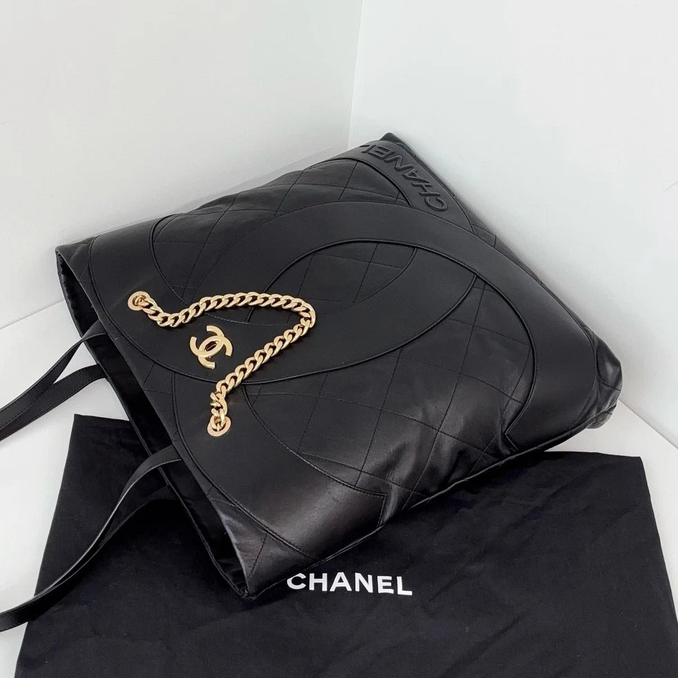 Vintage Chanel CC Logo Tote Black Handbag Shoulder Bag Chip Version GHW