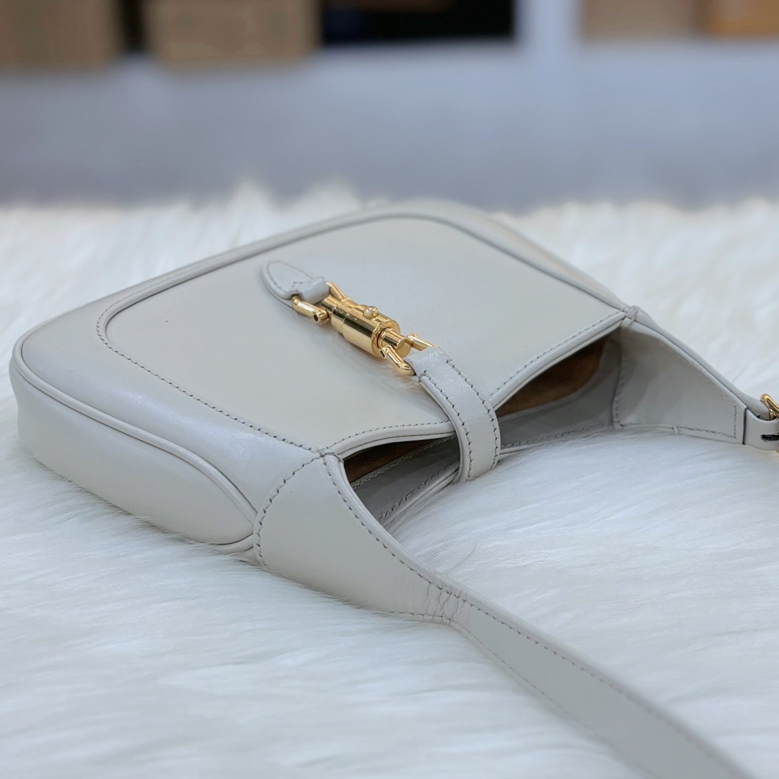 Gucci Jackie Mini Shoulder Bag Gold Hardware White Leather Vintage Classic