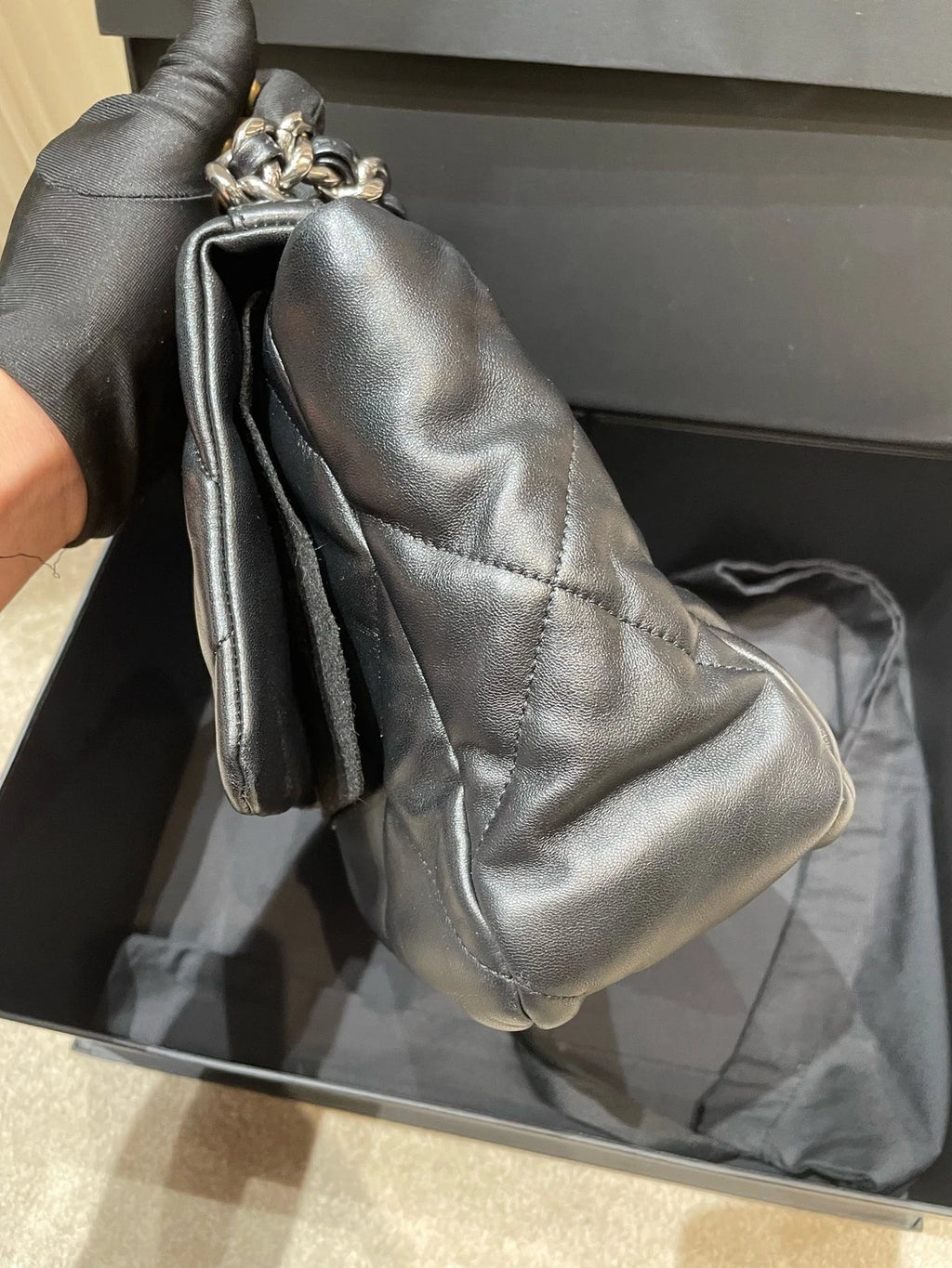 NEW CHANEL 19Bag Black Lambskin Medium Shoulder Bag For Women