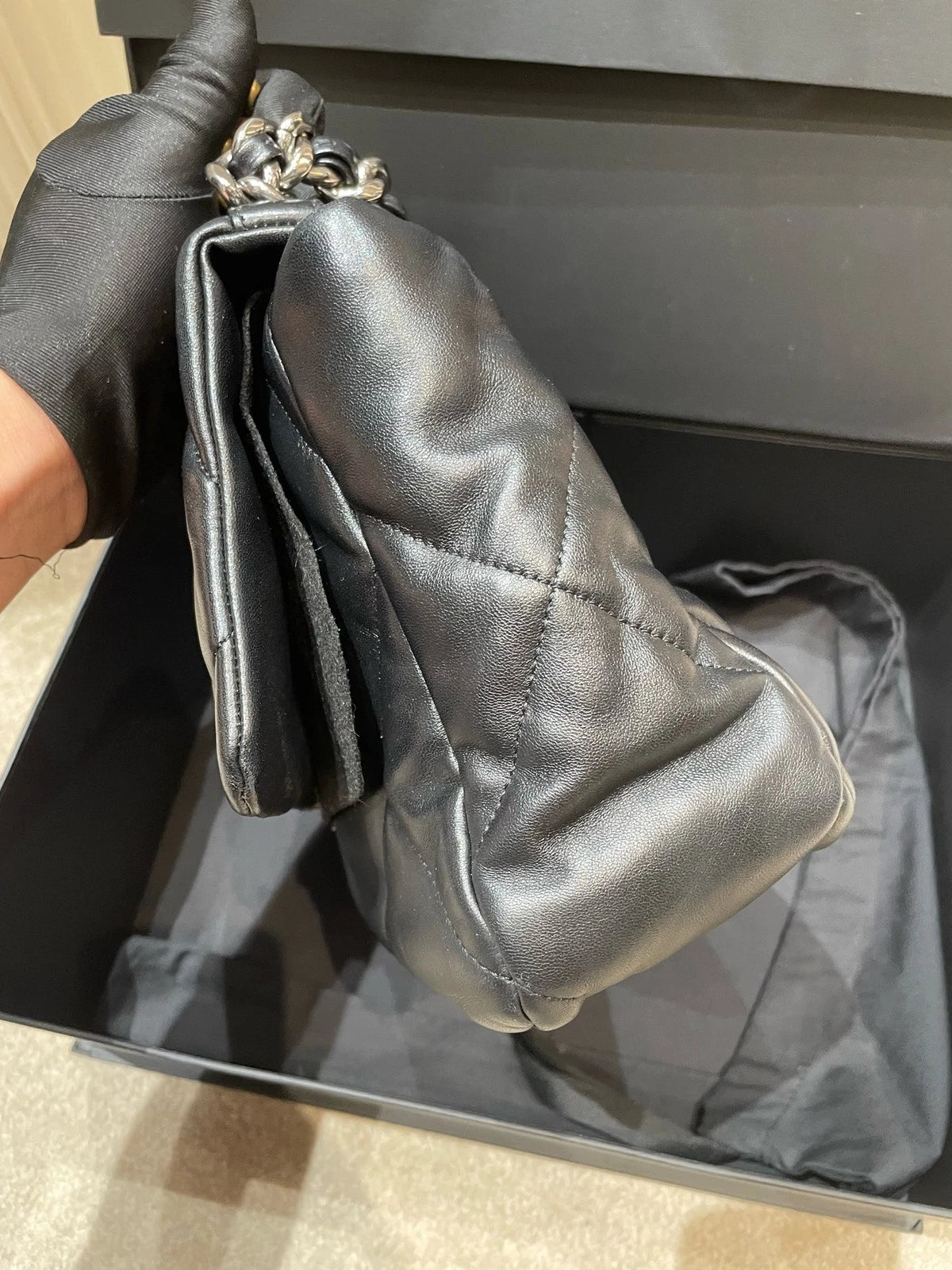 NEW CHANEL 19Bag Black Lambskin Medium Shoulder Bag For Women