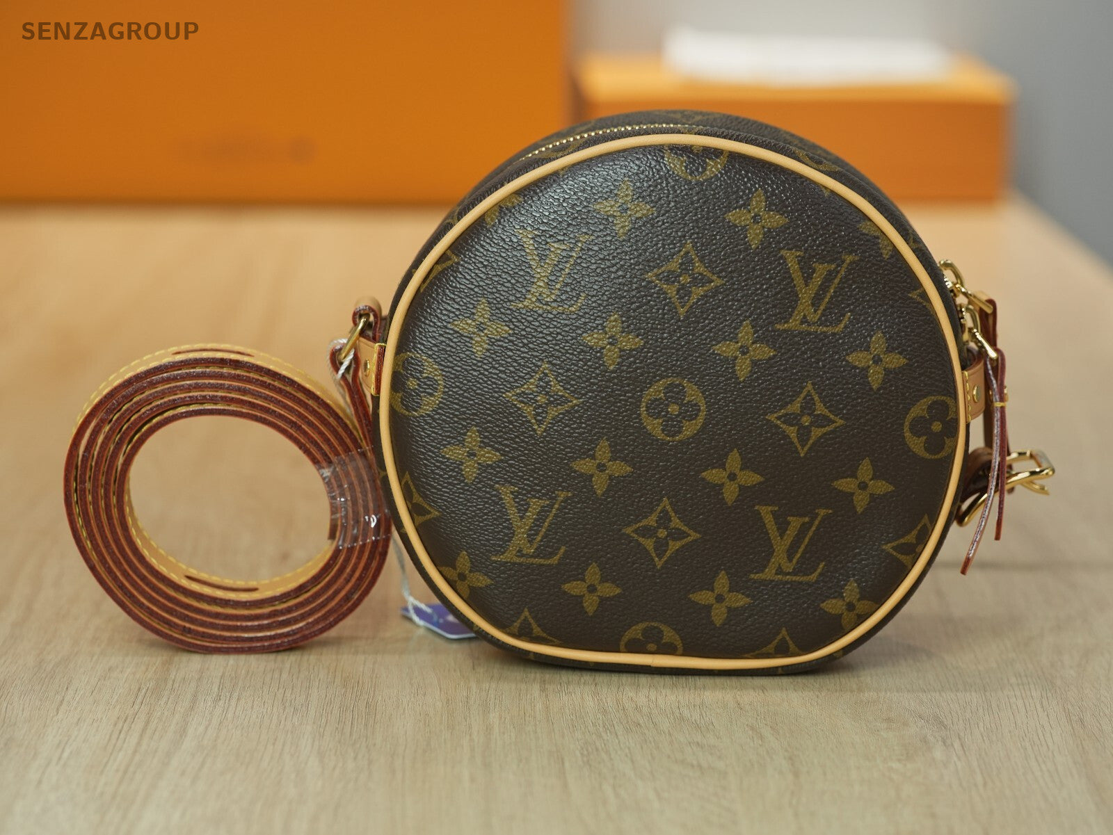 Louis Vuitton M45578 BOITE CHAPEAU SOUPLE CHIP VERSION