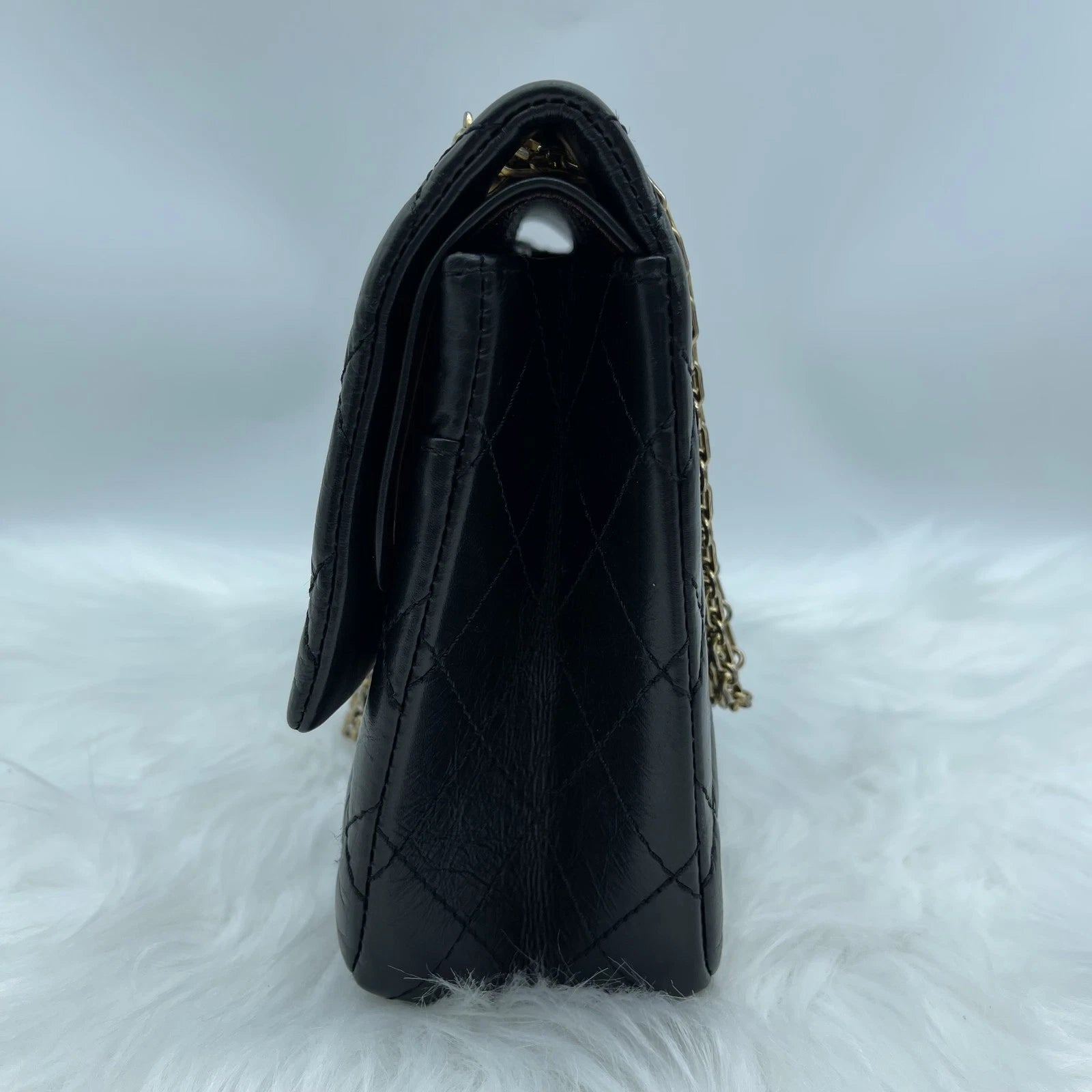 CHANEL Pre-owned Black Gold Chain Shoulder Crossbody Bag For Women
