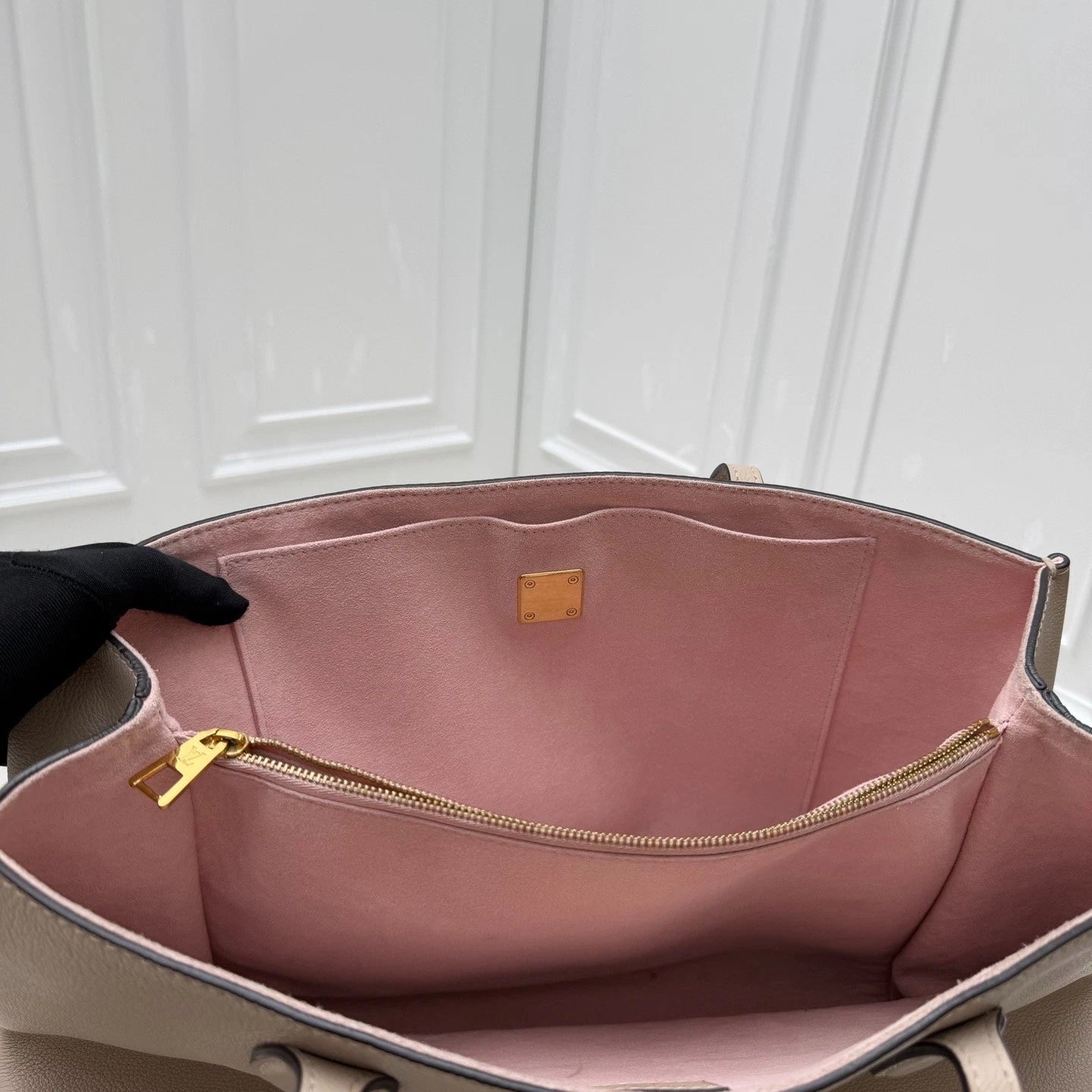Louis Vuitton Lockme Shopper Calfskin Tote Shoulder Bag Beige Gold Women
