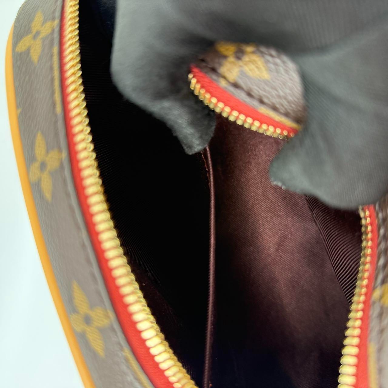 SJ0001  Louis Vuitton camera bag