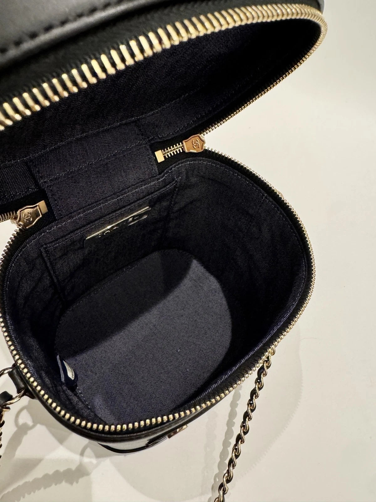 Chanel Leather Vanity Bucket Crossbody Shoulder Bag for Women