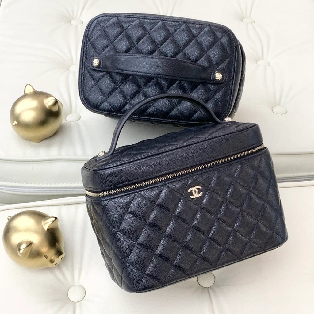 Chanel Vanity Black Gold Top Handle Excellent