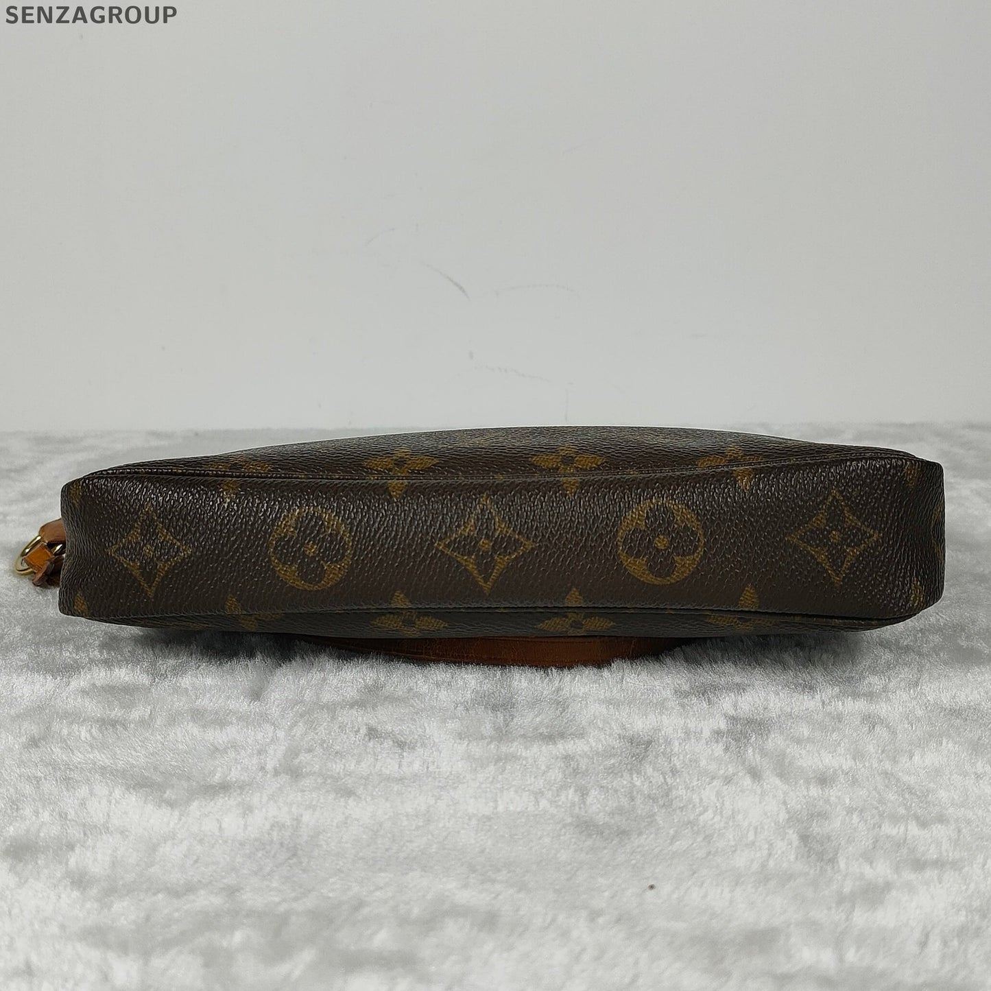 Louis Vuitton Pochette Monogram Vintage Shoulder Bag Classic Women