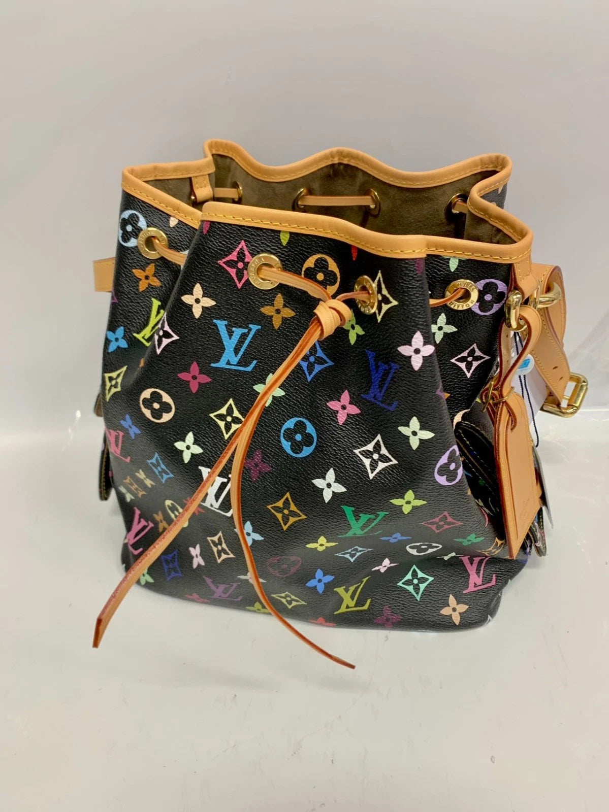 SJ0001 LV bucket multicolor black Z xp02018