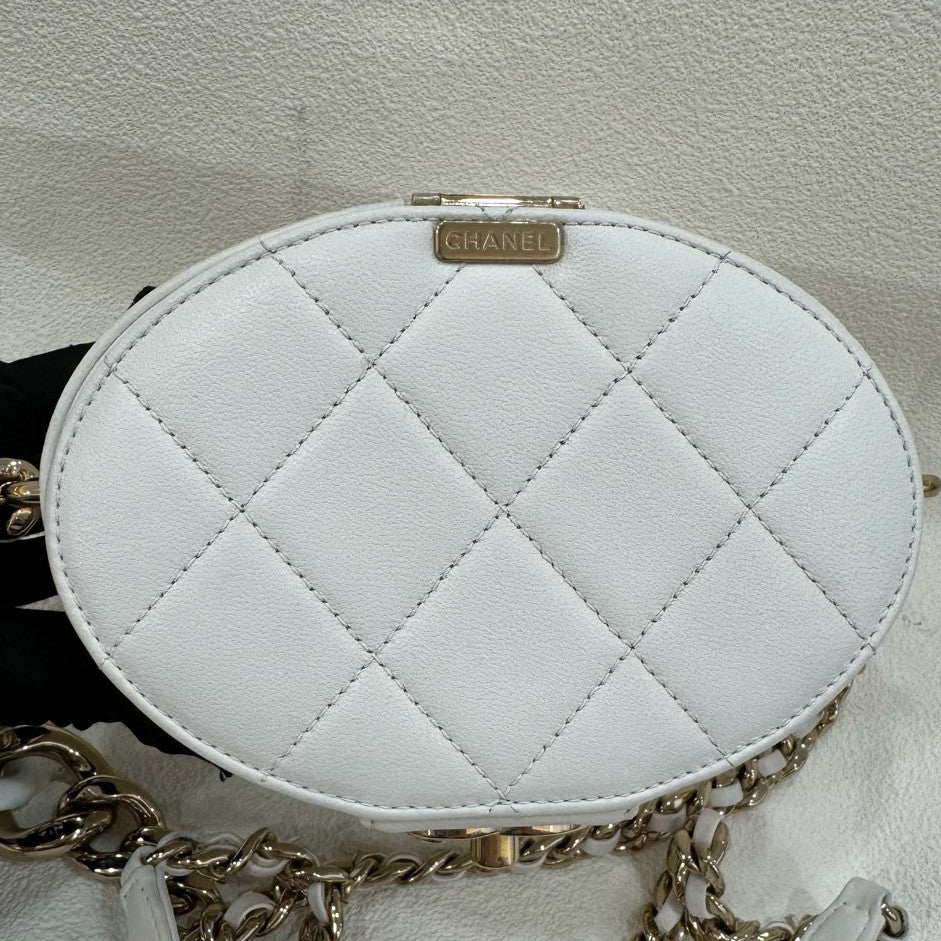 Chanel Quilted Chain Bucket Bag Shoulder Crossbody White Gold Women Fashion
