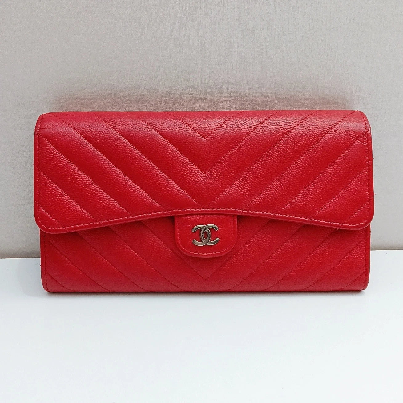 Chanel Classic Flap Chain Shoulder Crossbody Bag Red Gold Hardware Women