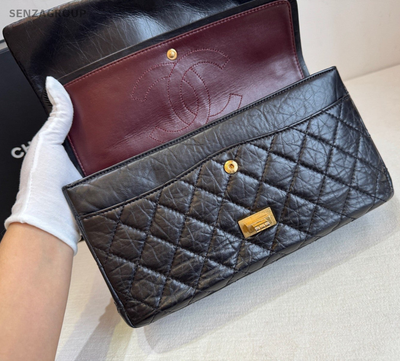 Chanel Diamond MM Chain Shoulder Bag Black Gold Used Women Classic