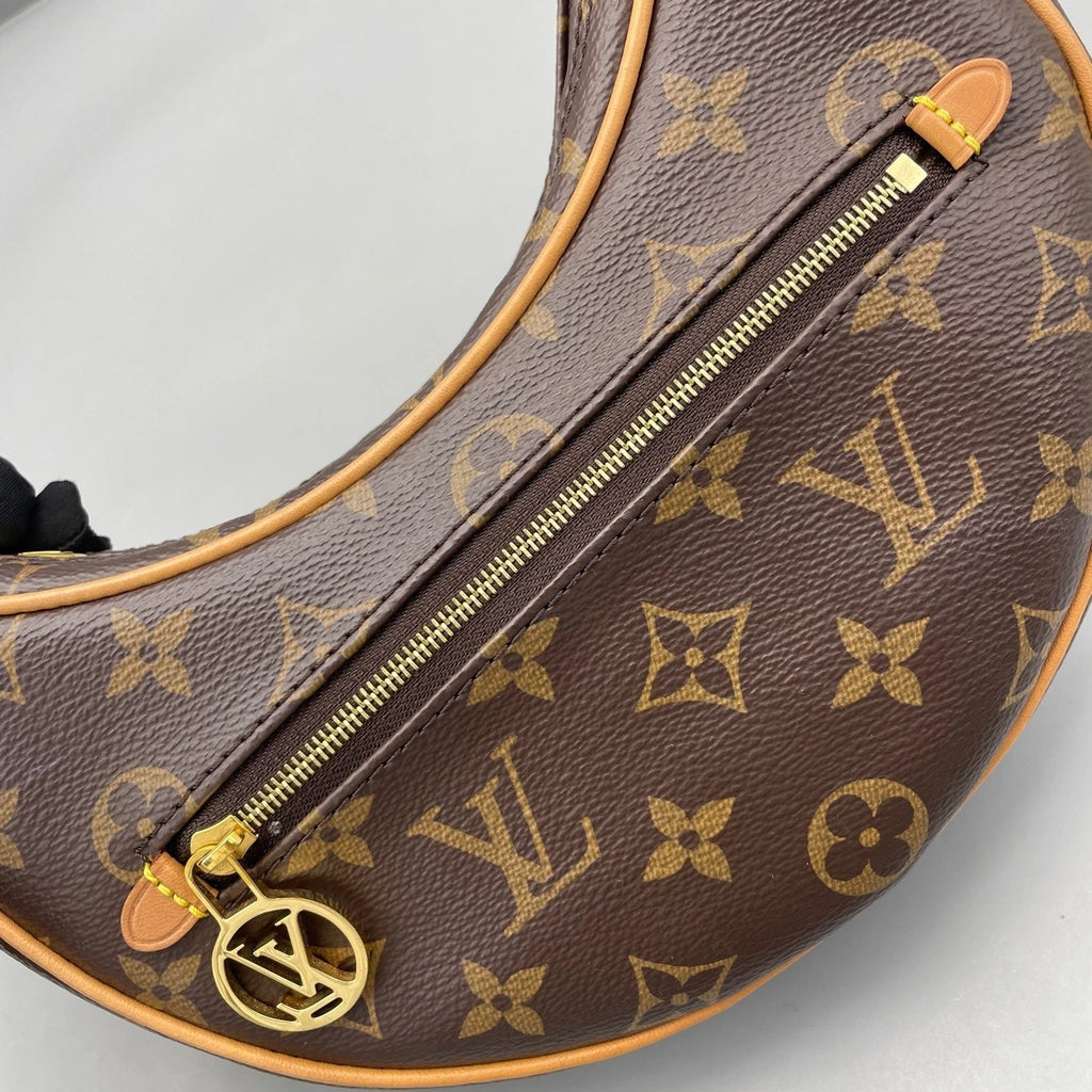 Louis Vuitton Canvas Pea Shoulder Bag For Women