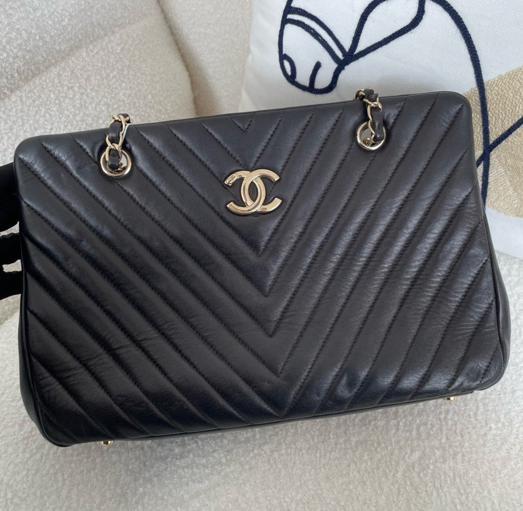 Chanel Lambskin Tote Chain Shoulder Bag Black Gold Used Women Classic Fashion