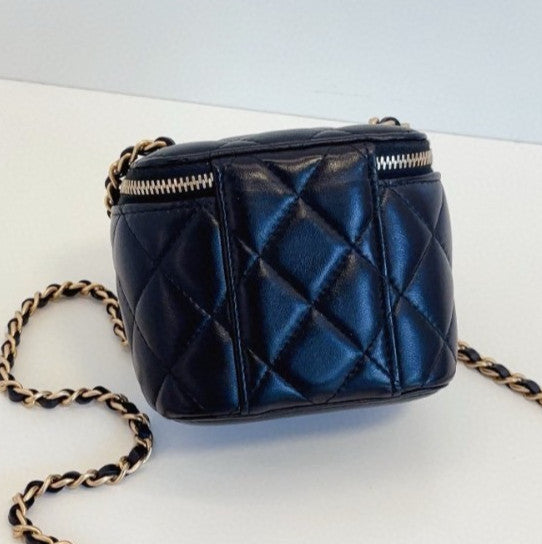 Chanel Diamond Box Chain Shoulder Bag Crossbody Black Gold Women Classic