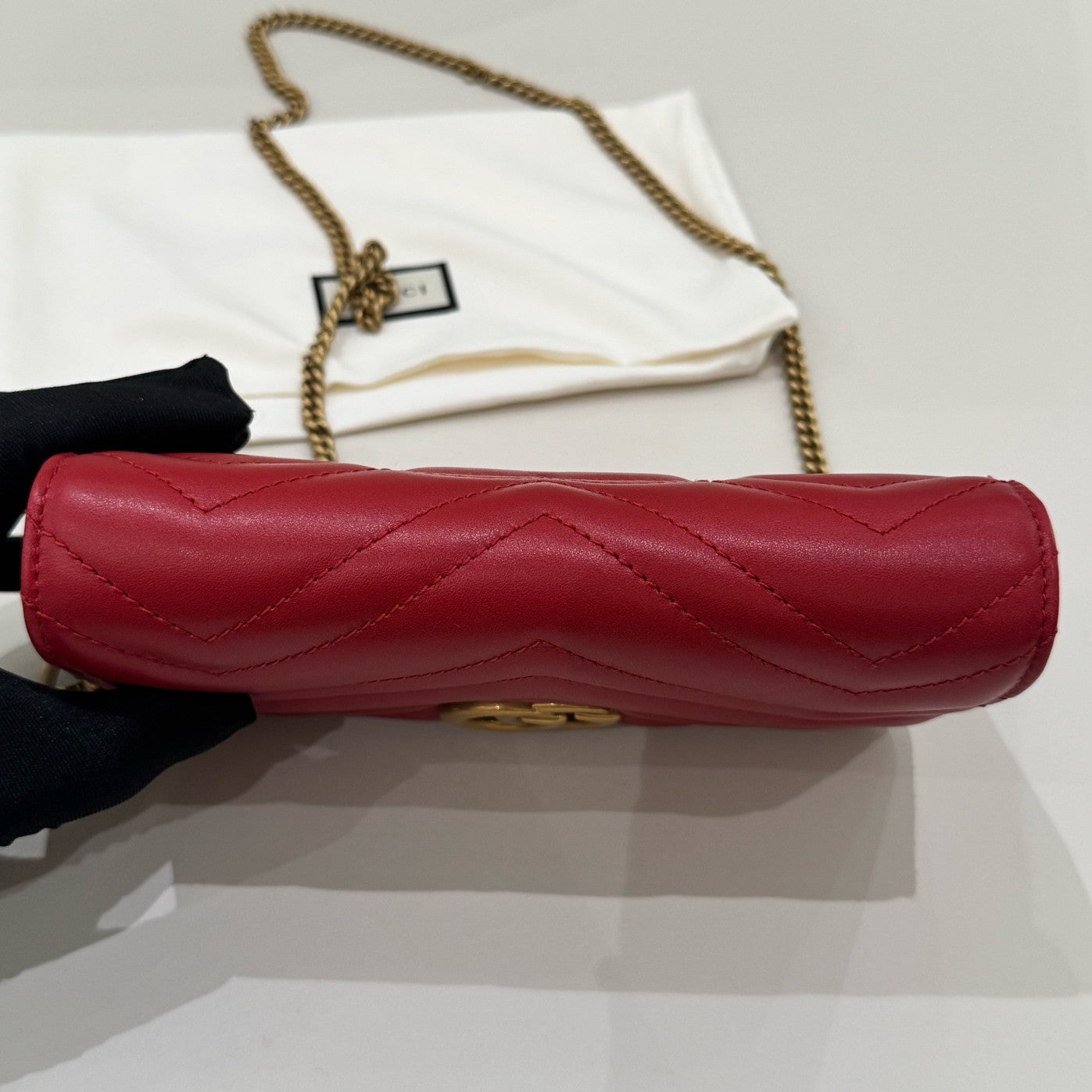 Gucci Chain WOC Shoulder Crossbody Bag Red Gold Buckle Classic Fashion Women