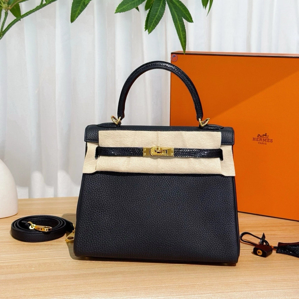 Hermes Kelly25 Black Gold Togo Leather Top Handle Bag Excellent