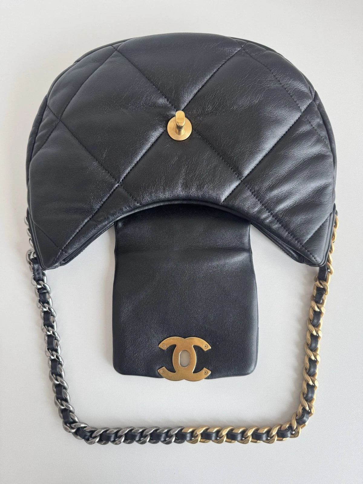Chanel 19Bag Hobo Black Chain Handbag Shoulder Bag Gold Hardware Diamond
