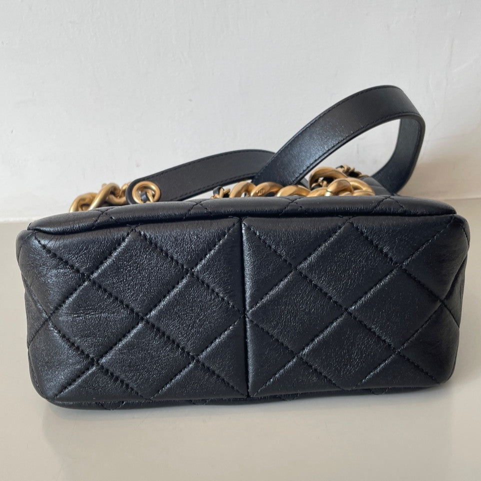 Chanel 22P Hobo Chain Quilted Shoulder Crossbody Bag Women's Fashion