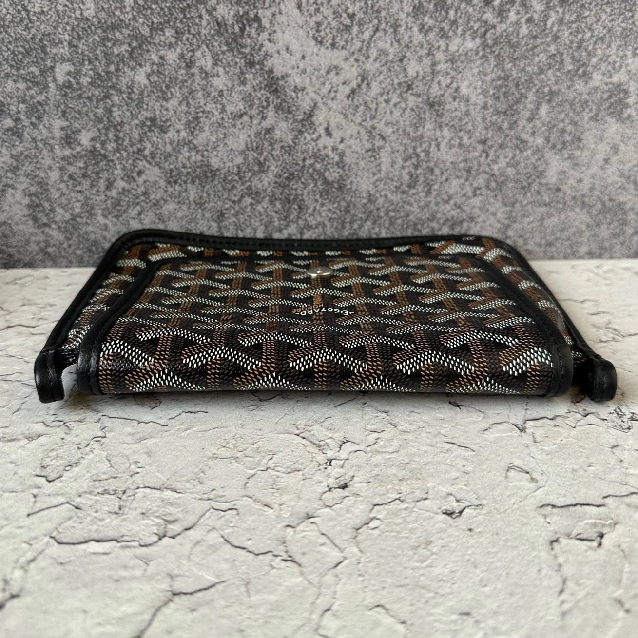 Excellent Goyard Plumet Y Monogram Canvas Clutch Crossbody Silver Hardware