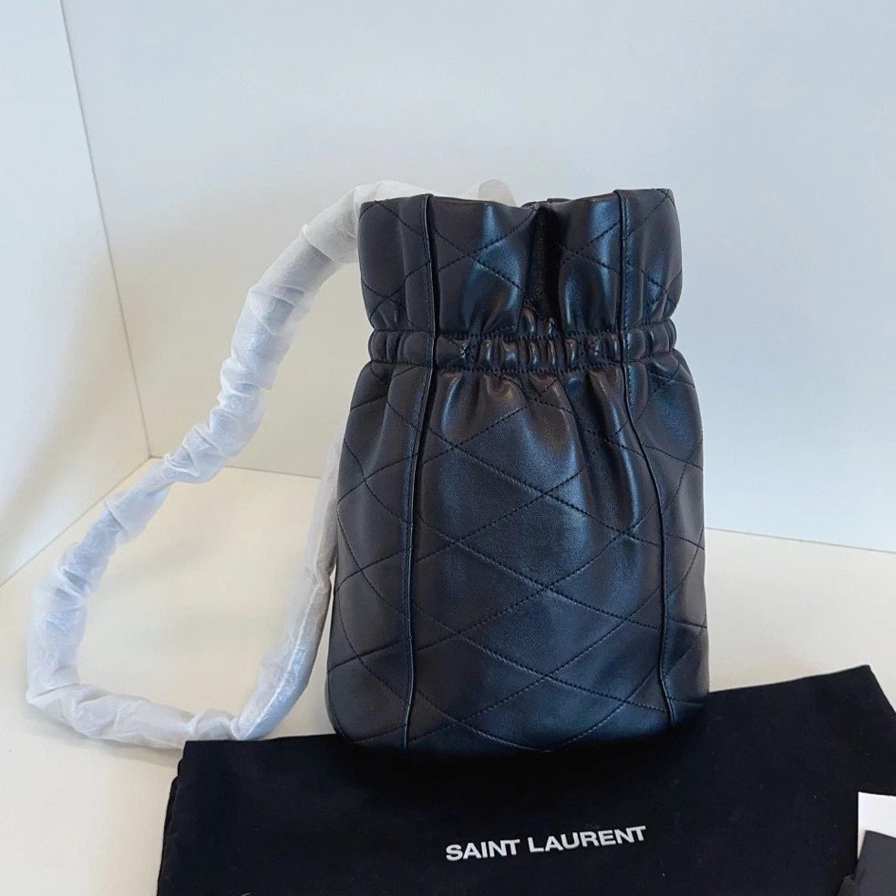 Excellent Saint Laurent Le Maillon Black Quilted Bucket Gold Chain Crossbody