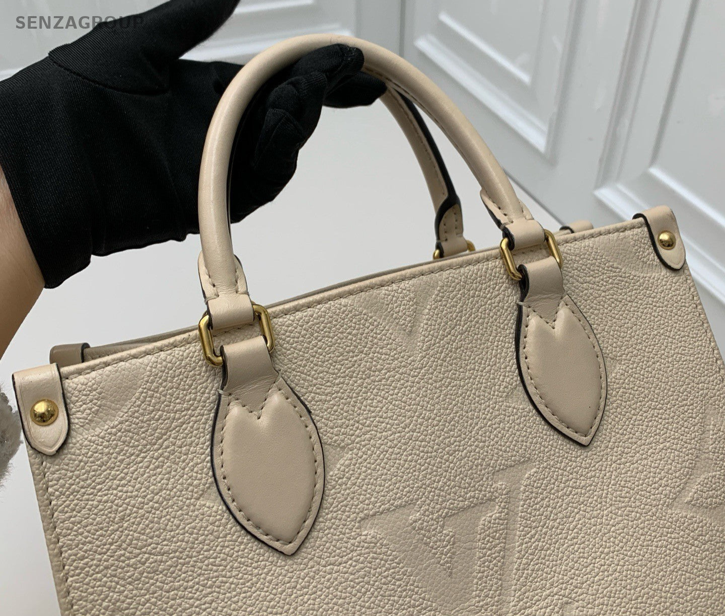 Louis Vuitton OnTheGo Tote Calfskin Top Handle Bag Crossbody White Gold Women