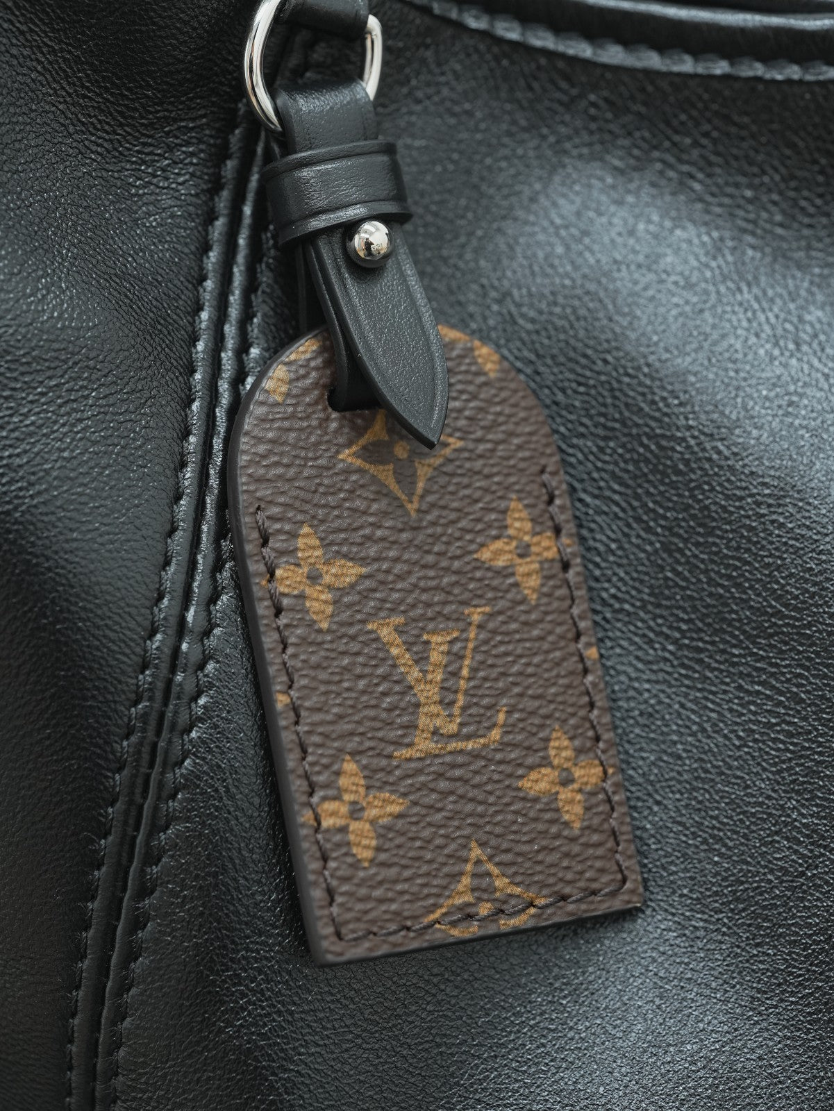 Louis Vuitton Carryall Cargo Vibe PM Chain Shoulder Bag M24861 Almost Brand NEW