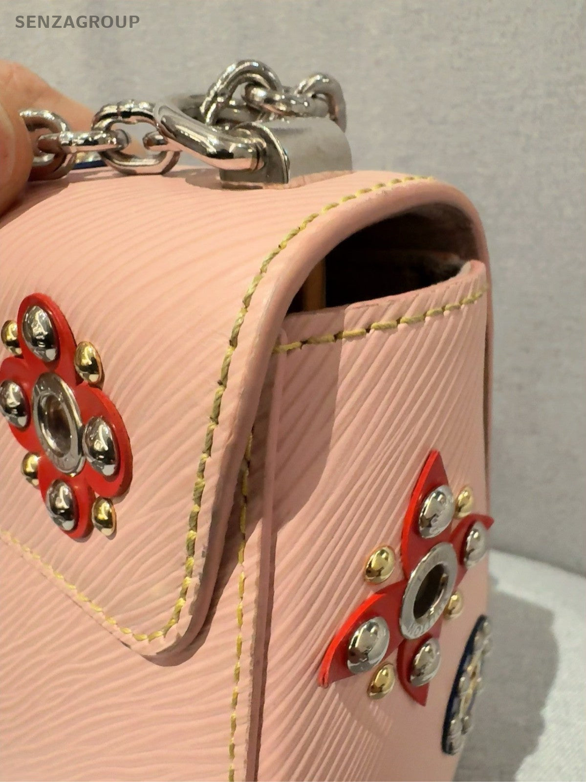 Louis Vuitton Twist MM Epi Leather Chain Strap Shoulder bag Pink Crossbody Women