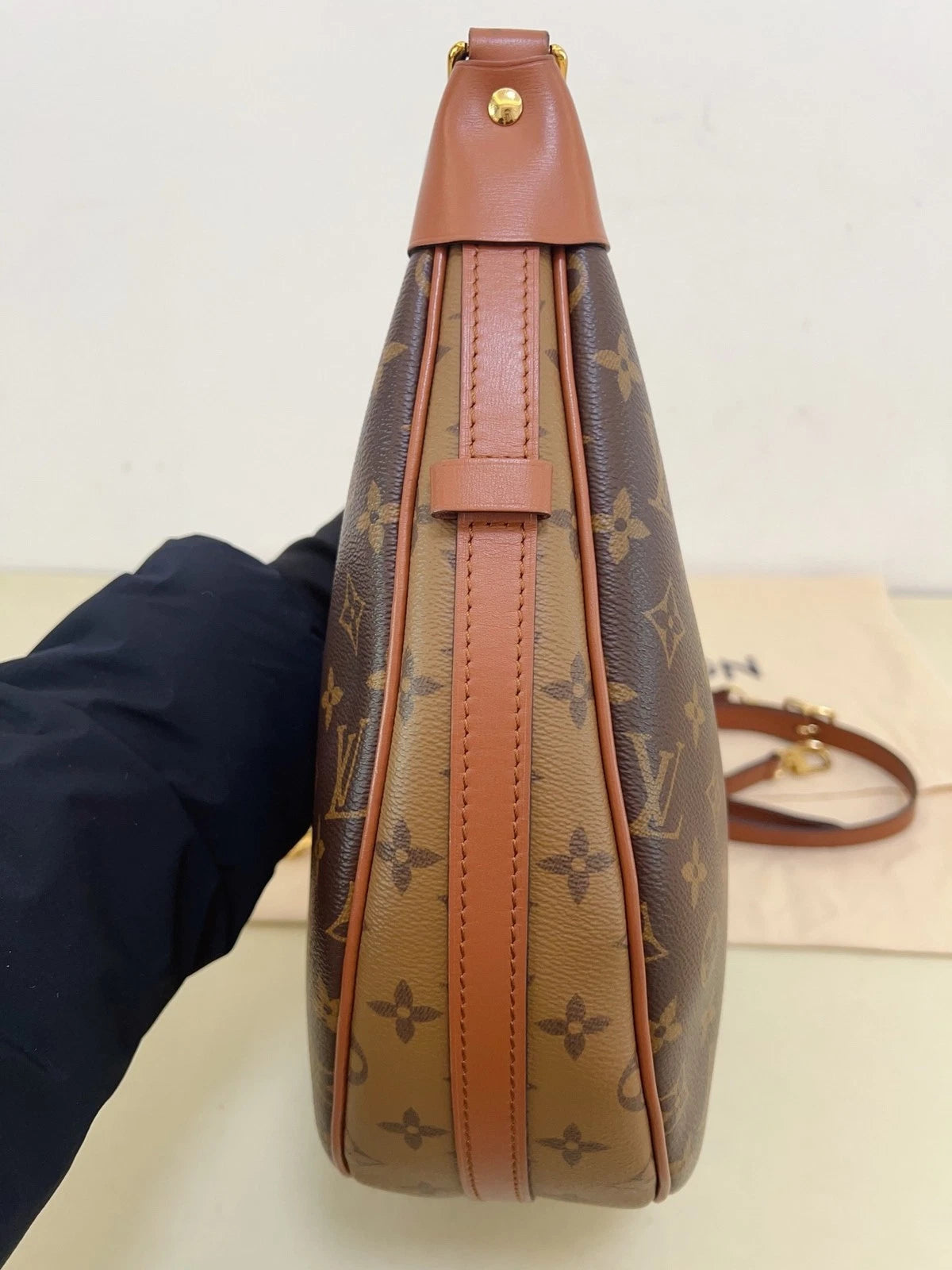 Louis Vuitton Loop Monogram Canvas Brown Shoulder Bag Crossbody Excellent