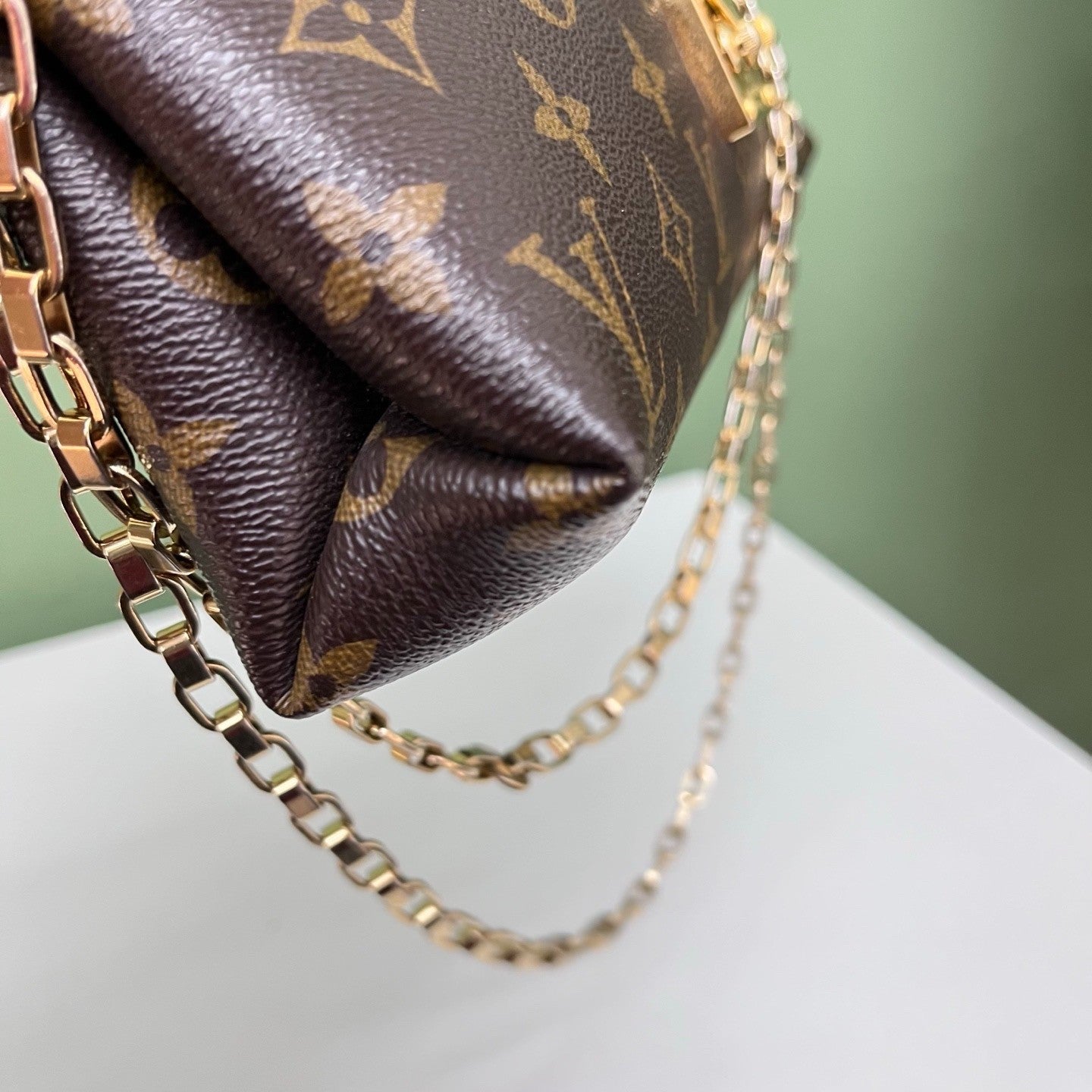 Louis Vuitton Pallas Chain Monogram Shoulder Bag Brown Red Used Women Classic