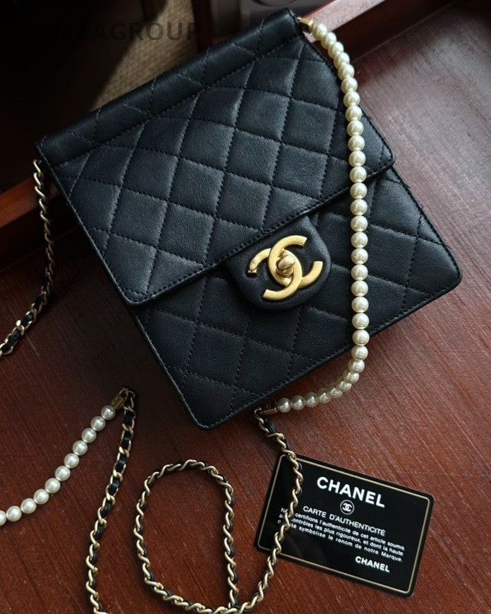 CHANEL Woc Diamond pattern Pearl chain Shoulder bag Crossbody Black Gold Women