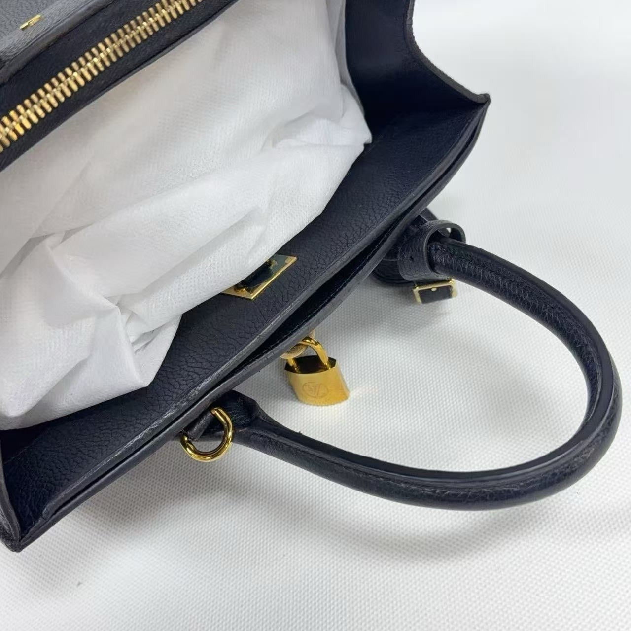 Louis Vuitton City Black Silver Zipper Handbag Women's Classic Fashion