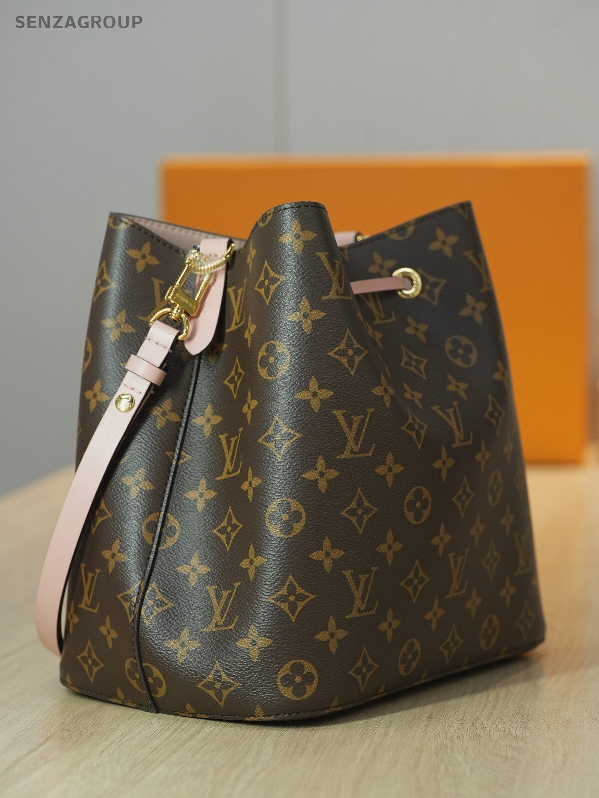 LOUIS VUITTON Monogram ROSE POUDRE CANVAS NEONOE  BUCKET BAG M44022