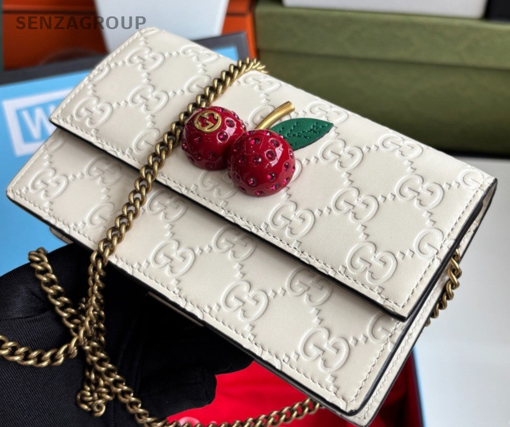 Gucci woc Monogram All-Leather Shoulder Crossbody Bag White Almost Brand New