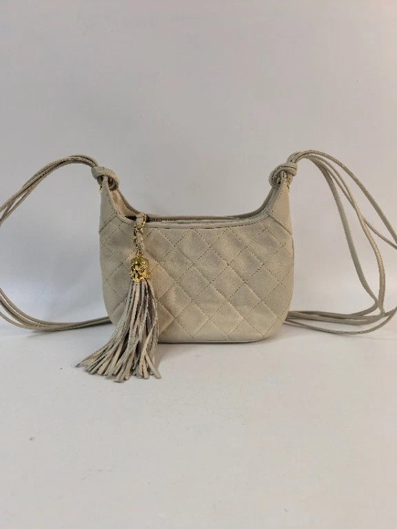 SJ0001 wz00002 CHANEL leather Crossbody Bags