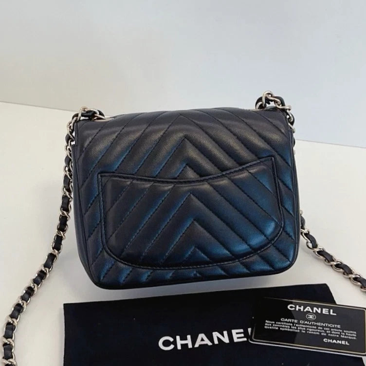 Chanel Classic Flap Chain Shoulder Bag Crossbody Black Gold Chevron Women