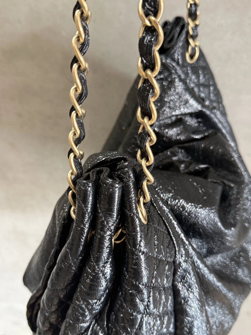 Chanel Oil Wax Chain Shoulder Bag Black Gold Hardware Women Fashion