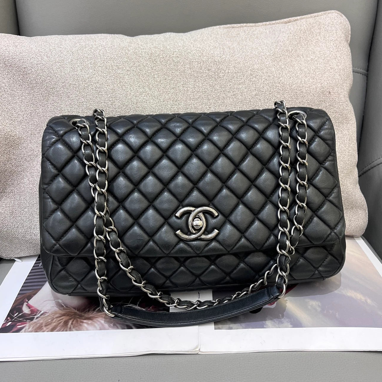 Chanel Flap Chain Shoulder Bag Black Silver Diamond Fashion Excellent