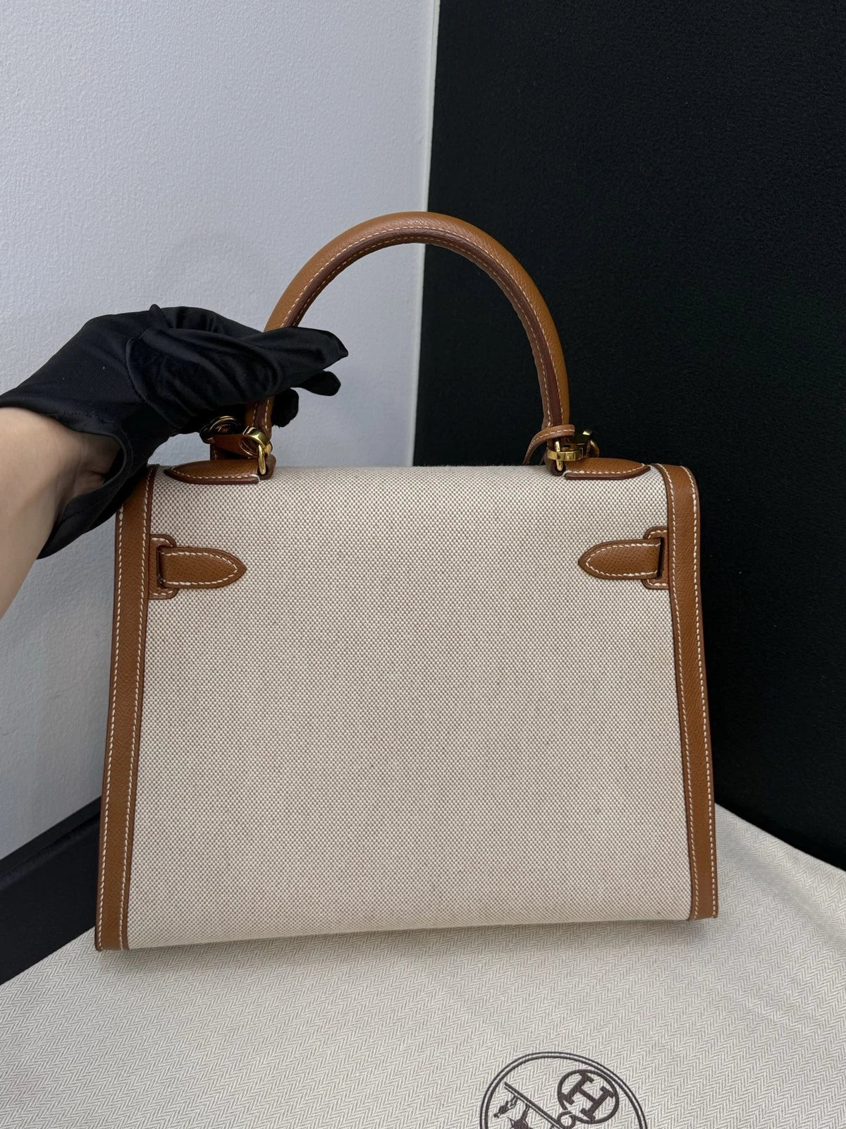 Hermes Kelly28 Canvas Top Handle Bag Crossbody Beige Brown Classic Women